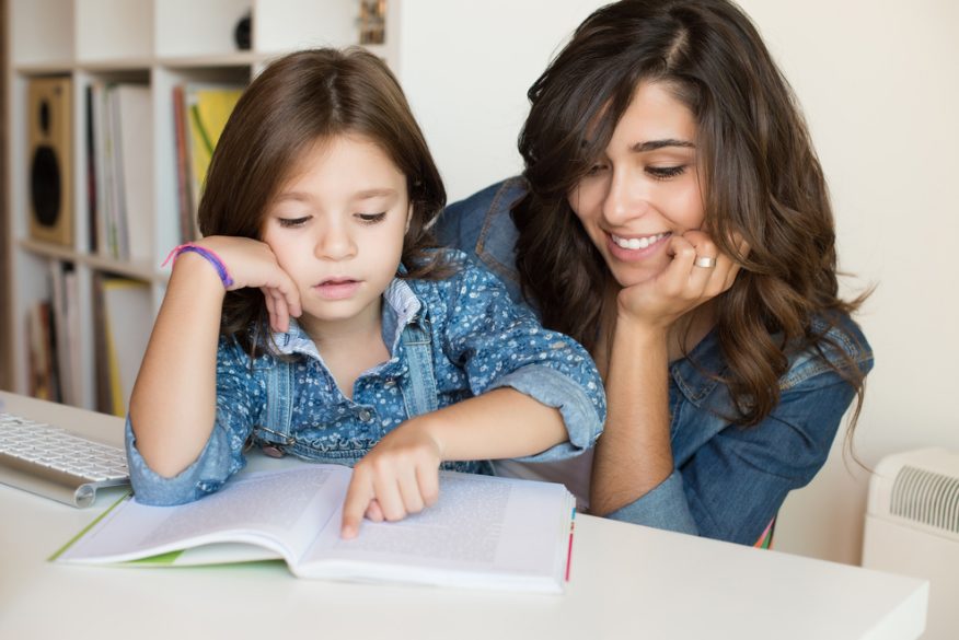 Pertimbangkan 5 Hal Ini Sebelum Memutuskan Homeschooling untuk Anak