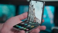 7 HP Terbaik Alternatif Samsung Galaxy Z Flip4