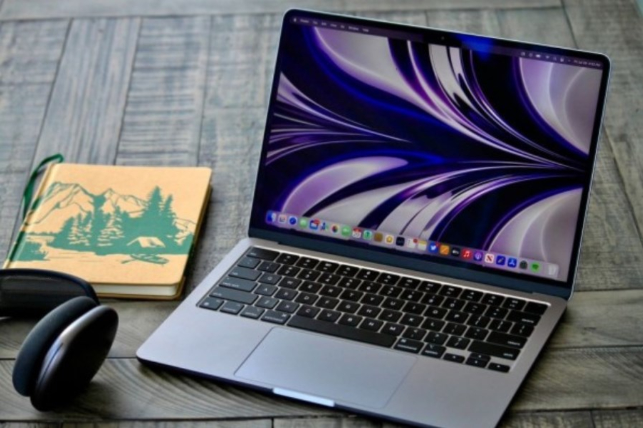 7 Aksesori untuk MacBook Agar Lebih Awet